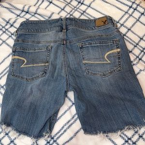 american eagle raw hem shorts